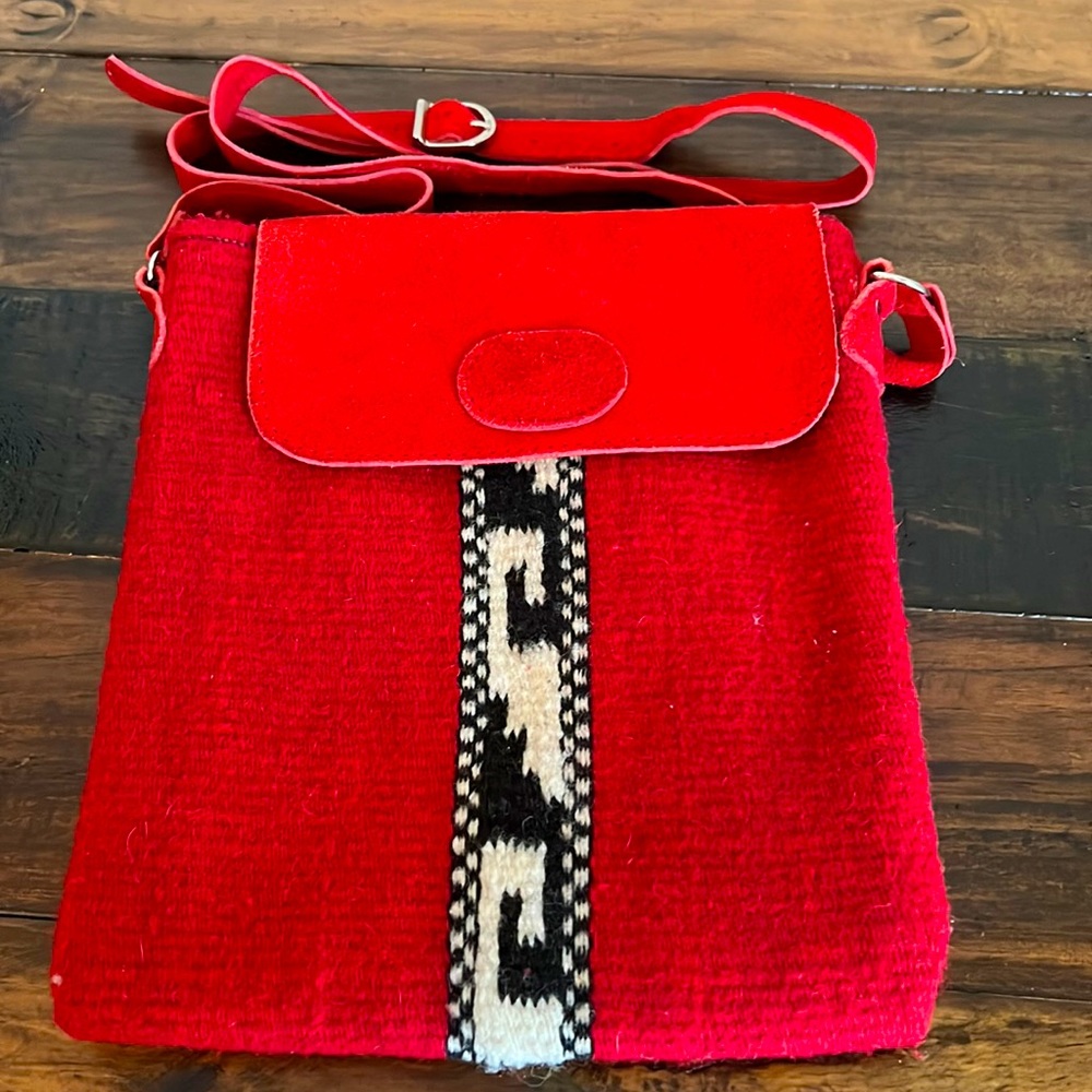 Cross body purse leather strap